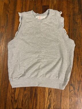 🎉Like New! Free People Light Gray Ruffle Shoulder Sleeveless Knit Top